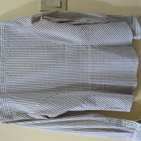 Le chateau blouse size small - Picture 9 of 11